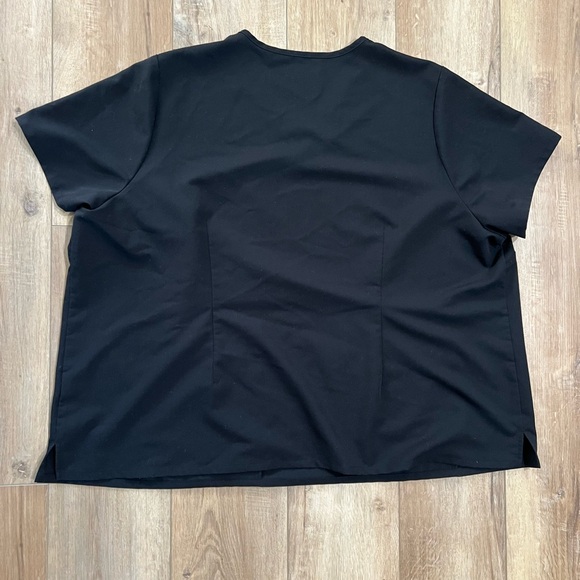 Figs Scrubs Women’s Casma 3 pocket Black Scrub Top 6XL - Picture 2 of 3